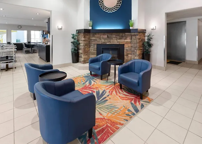Trip to College Super 8 By Wyndham Quebec City